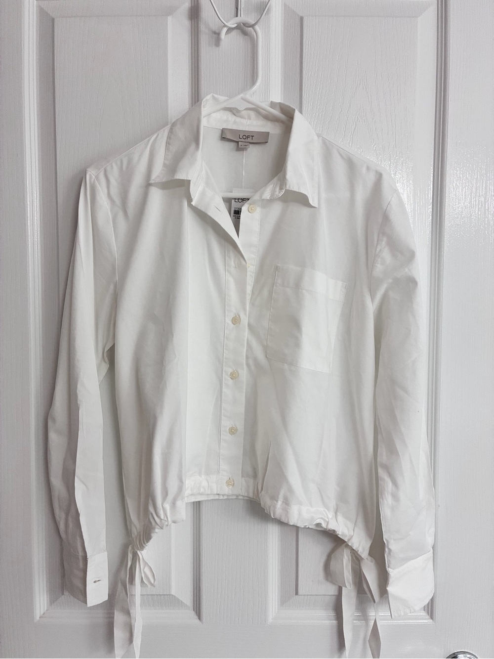 LOFT Women’s White Drawstring Hem Button-Up Shirt. Size S